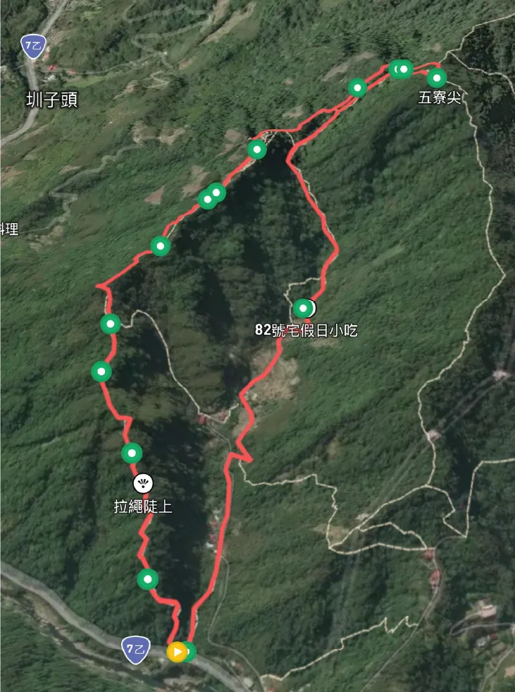 從五寮尖地形圖中可以看出整段路落差很大,地形陡峭