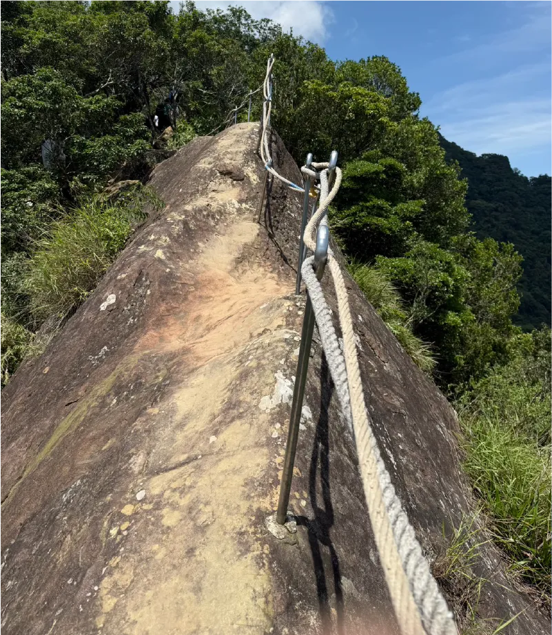 牛背岩