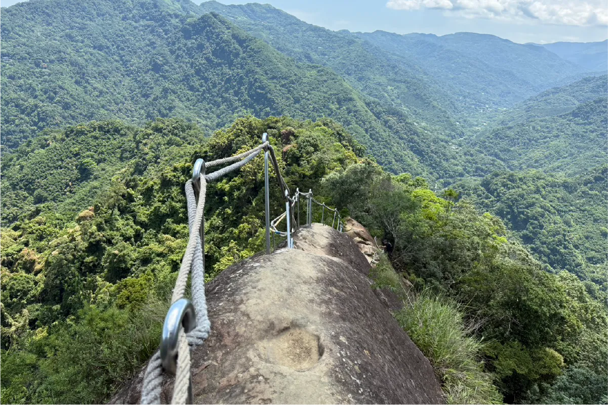 牛背岩